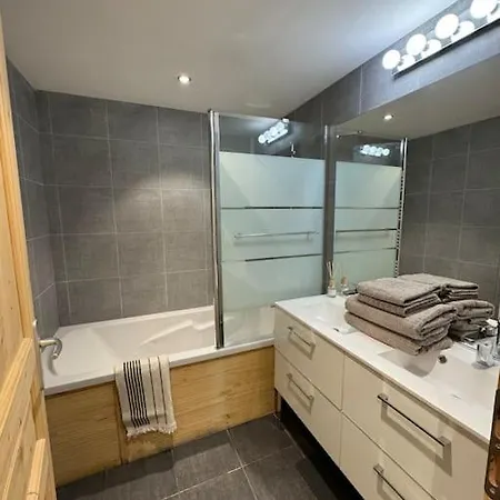 Apartment Lumineux 8 A 13 Pers, Au Pied Des Pistes
